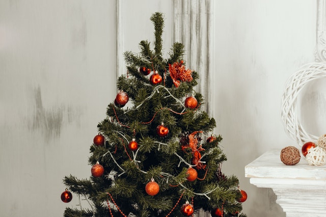 Four Easy Dementia-Friendly Activities You Can Do Over the Holidays