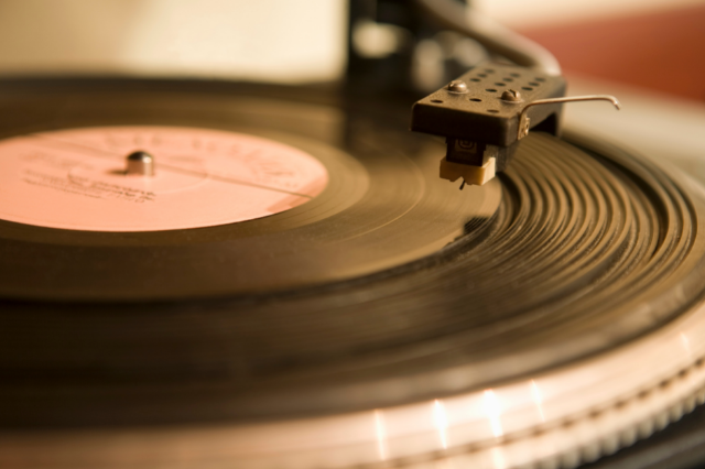 What is music therapy and can it help those living with Alzheimer’s?